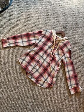 Women’s Plaid Hooded Shirt - Red & Cream
